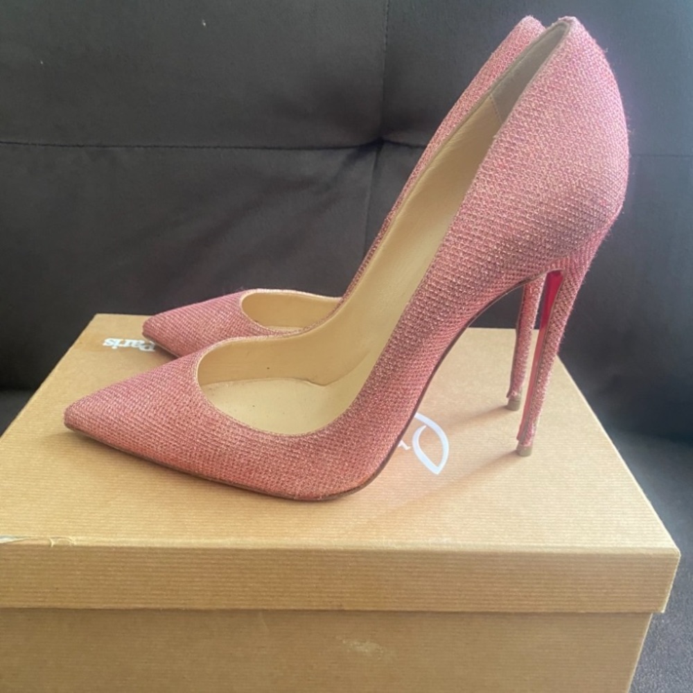 Women red bottom shoes Christian louboutin